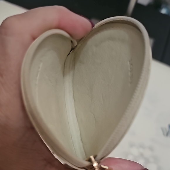 Loewe Beige Round Leather Coin Purse - Picture 4 of 5